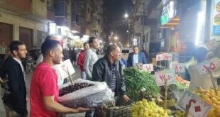 تحرير 31 محضر اشغالات خلال حملة لرفع التعديات على حرم الطريق بحي غرب اسيوط