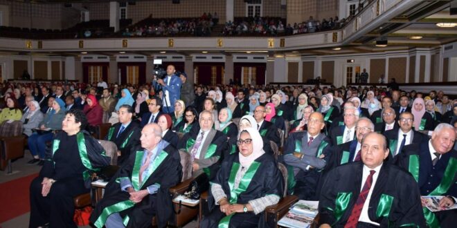 احتفالية جامعة القاهرة بعيد العلم الثامن عشر لتكريم علمائها الفائزين بجوائز الدولة والجامعة